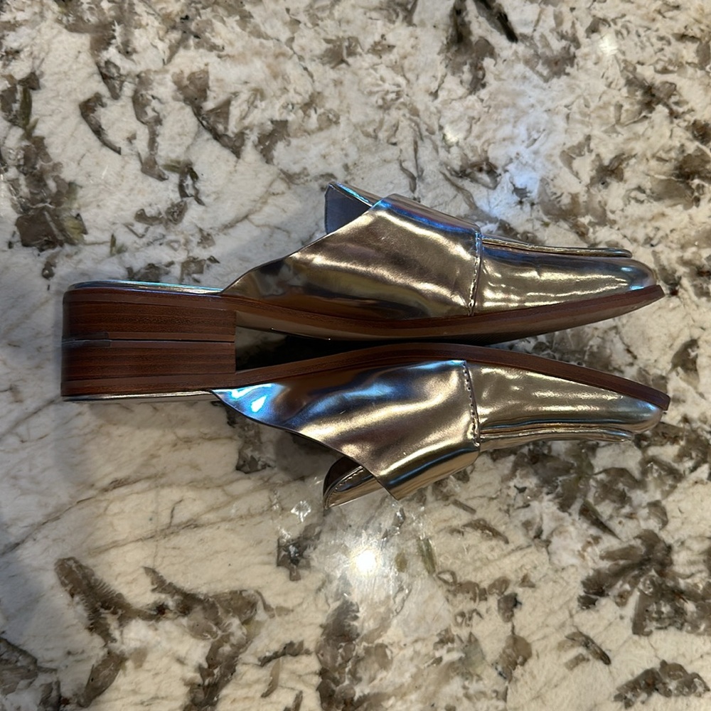 Beautiful nearly new Louise et Cie ladies rose gold mules, 10M/EU40. - Picture 4 of 5